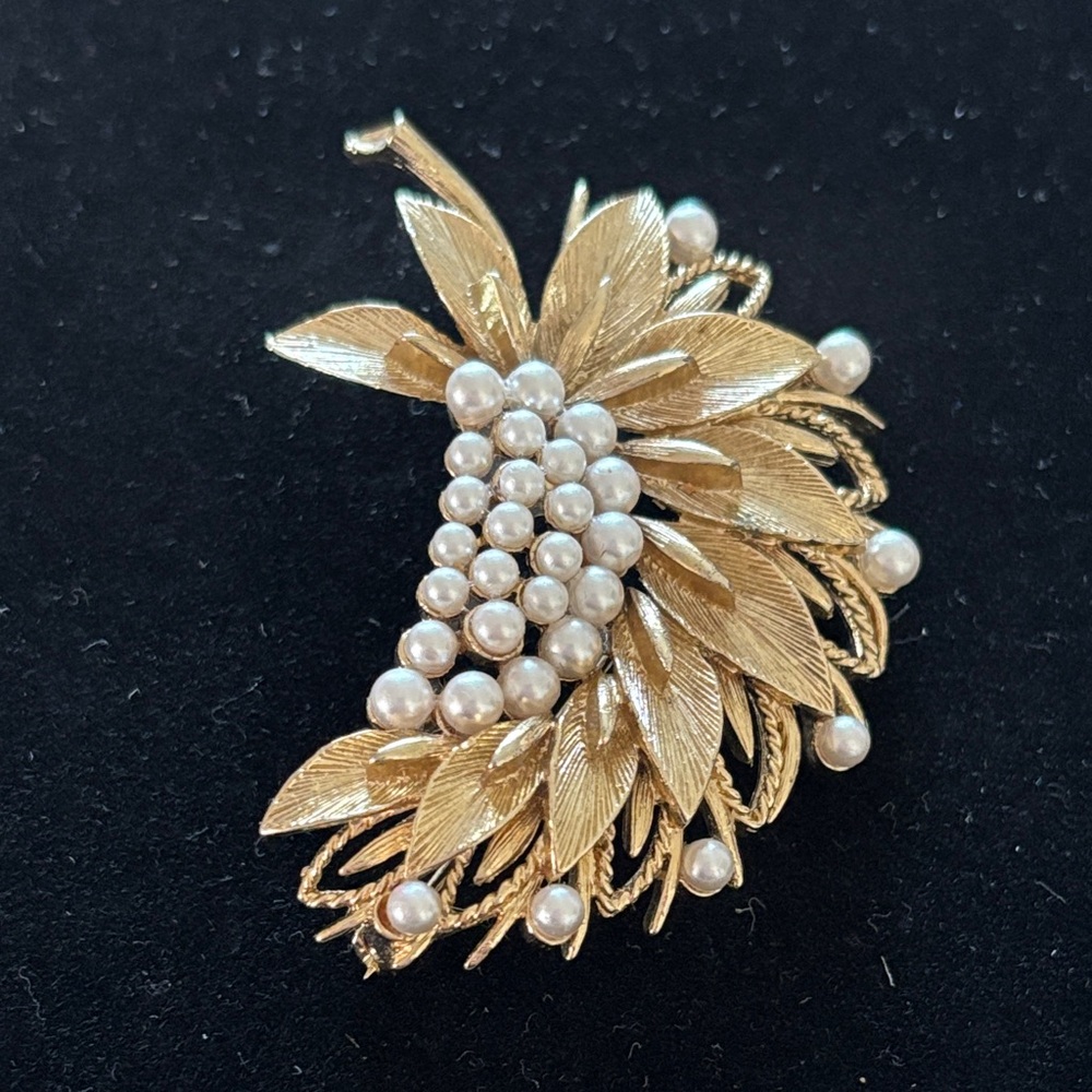 Gold-Tone Pearl Cluster Leaf Brooch - Classic Women’s Jewelry